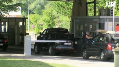 За влизане в Гърция през "Кулата": На опашка за час 