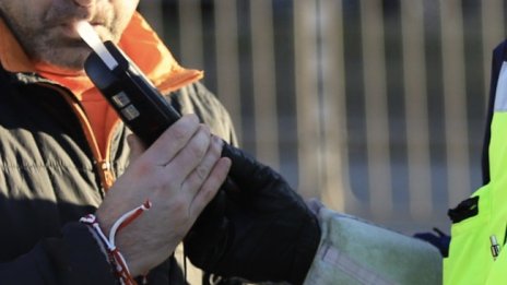 Задържаха пиян шофьор, предизвикал катастрофа в Пазарджишко