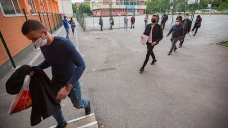 Близо 3500 от зрелостниците не са се явили на матурата 