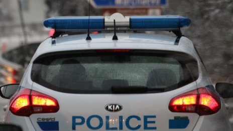 Задържаха мъжа, стрелял в столичен блок