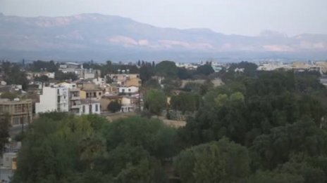 Кипър премахва вечерния час, отваря дискотеките