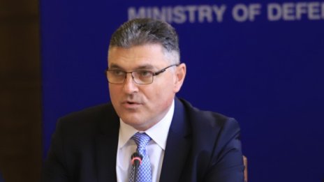 Военният министър: Майор Терзиев не е докладвал за проблеми с МиГ-а