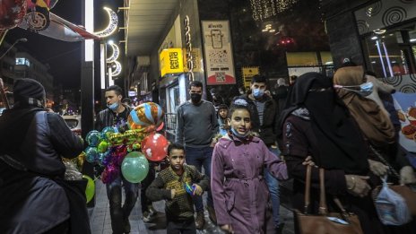 След ваксинацията: В Израел премахват маските и на закрито
