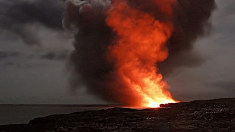 Етна и Стромболи със зрелищен спектакъл, изригнаха заедно
