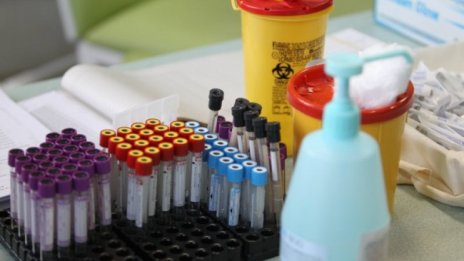 Кипър разширява имунизацията, ваксинира 16 и 17-годишни