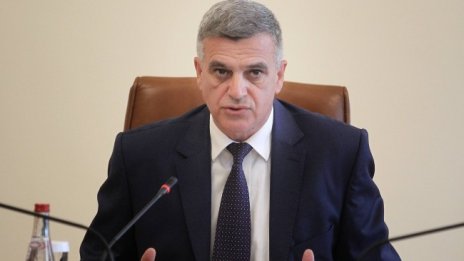 Допълнителните машини за гласуване вече са у нас