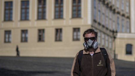 СЗО с апокалиптични прогнози за туризма, пътниците като през 1980 г.