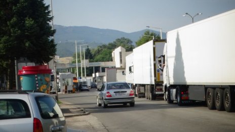 Интензивен е трафикът към "Кулата", но няма опашки и задръствания