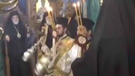 От врата на врата, църквата обявява неваксинираните за грешници