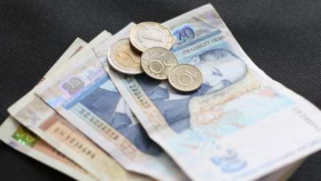 Вдигат целевата помощ за отопление с близо 5,6%