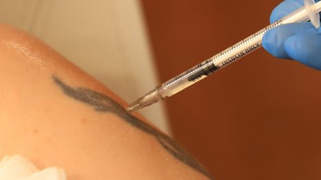 Задължително ваксиниране на медици, препоръча френският здравен регулатор