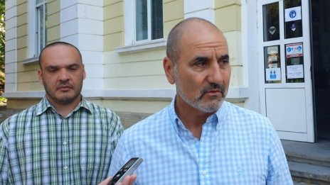 Цветанов гласува, пожела си стабилно управление