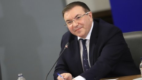 Проф. Ангелов: Няма да има избори на есен, българите ще гласуват 