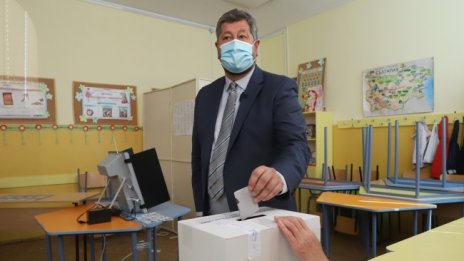 Иванов: ДБ изпреварва ДПС и това е много важно