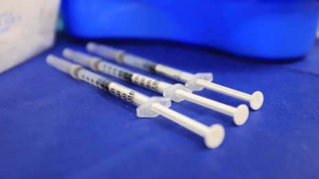 BioNTech - готови да разработят ваксина срещу нови варианти на COVID-19