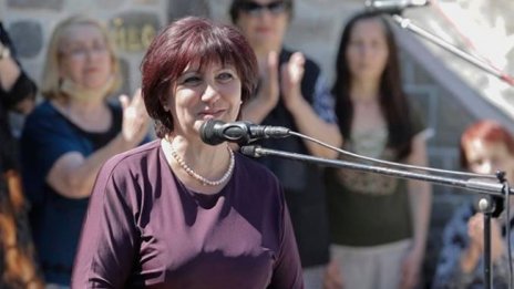 След 5 парламента Караянчева няма да е депутат 