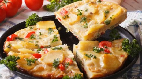 Рецептата Dnes: Омлет с картофи и шунка