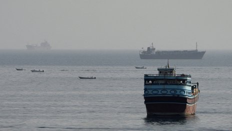 Нефтен разлив край бреговете на Оман, има риск от екологична катастрофа