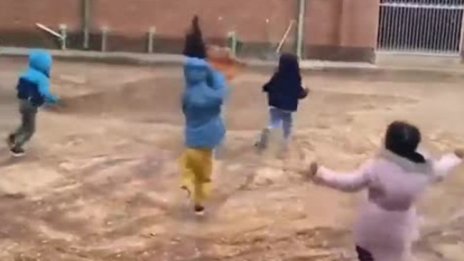 На фона на горещините - в Африка заваля сняг