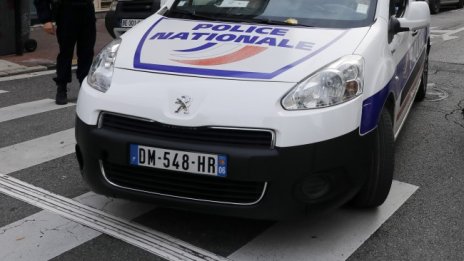 Крадец със скутер обра бижута за над $2 млн. в Париж