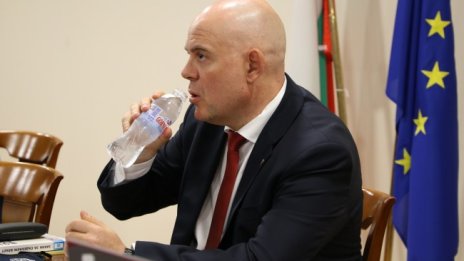 Депутатите ще изслушват и Иван Гешев