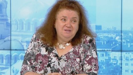 Проф. Александрова: Дори най-обикновените маски дават защита