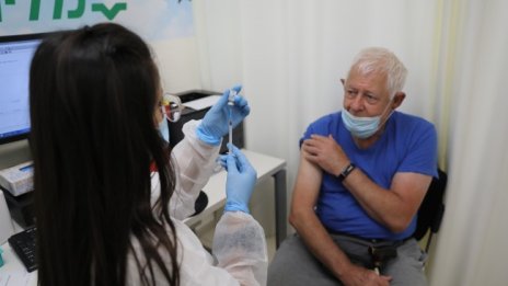 Тежко болните с COVID-19 в Израел се покачват