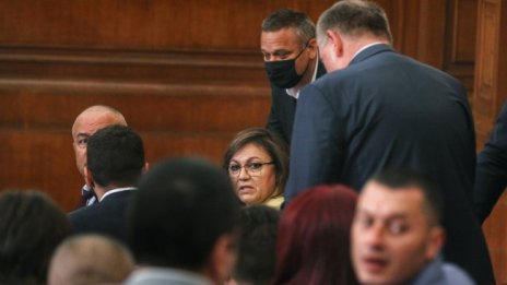 С хитър вот: Депутатите не намалиха заплатите си и този път 