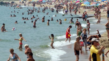 20 000 ученици и учители  на море без пари 