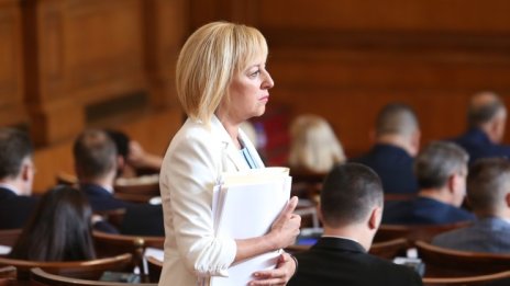 Манолова: Служебният кабинет да е в основата на следващото управление