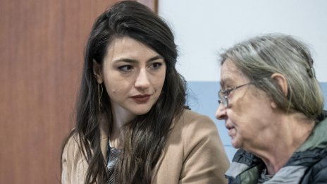 Лена Бориславова пристигна в Софийския районен съд СНИМКИ