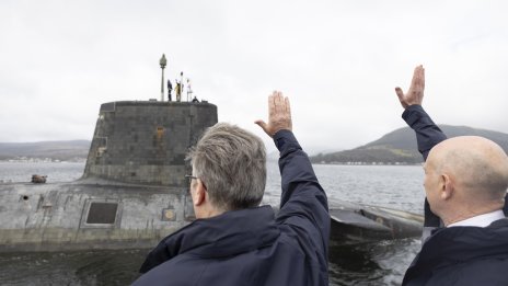Защо британска атомна подводница прекара повече от 200 дни в морето?