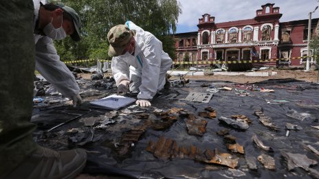 Двама загинали и седем ранени след руски удари срещу Запорожка област