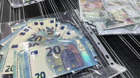 Трима арестувани за над 400 фалшиви банкноти в Русенско
