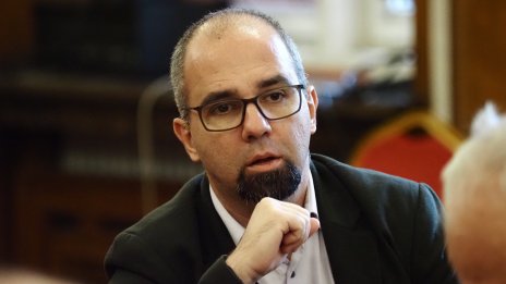 Първан Симеонов: Йотова може да прелегитимира властта, Гюров се бави
