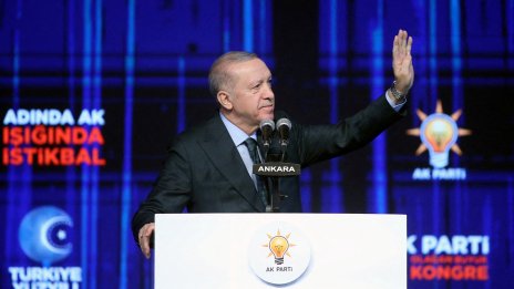 Ердоган към Путин: Турция е готова да окаже подкрепа за постигане на "достоен мир"
