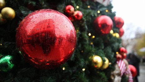 Кметът Терзиев ще запали светлините на коледната елха в София тази вечер