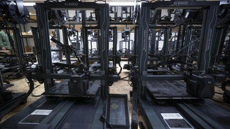 Зеленски зададе производствена норма за дронове прехващачи