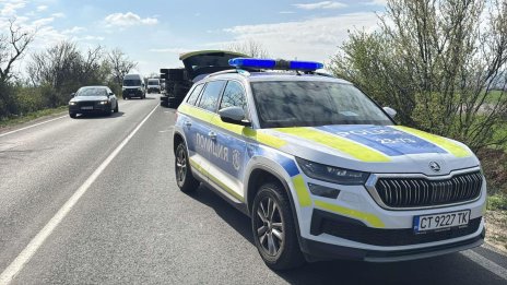Катастрофа затруднява движението по път Е-83 при “Хемус”
