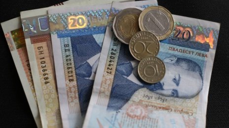 Средната брутна заплата за юни е 1505 лв., намалява спрямо април и май