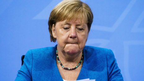 Достатъчно ли са? Пенсията на Меркел ще е 15 000 евро