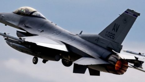 Служебният кабинет не води преговори за нови F-16 