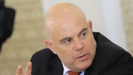 Гешев в парламента: Атакува текст от правилника на НС