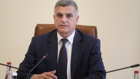 При криза с пожарите Стефан Янев докладва в НС