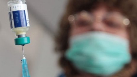 Британски специалисти: Да не се ваксинират здрави деца до 15 години