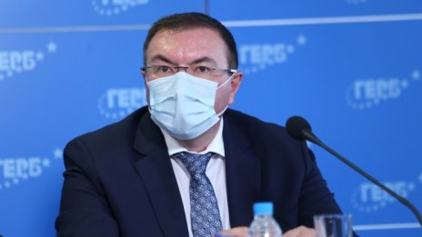 МЗ: Костадин Ангелов е поставил "Александровска" в тежко състояние