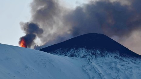 Вулканът Етна отново се активизира
