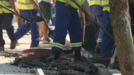 Тесни тротоари, остри завои - недоволство от ремонт в с. Червена вода