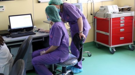 Болниците ни търсят сестри, в Германия им дават 6 000 лв. заплата