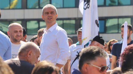 Костадин Костадинов: Ковид мерките са доказано безсмислени